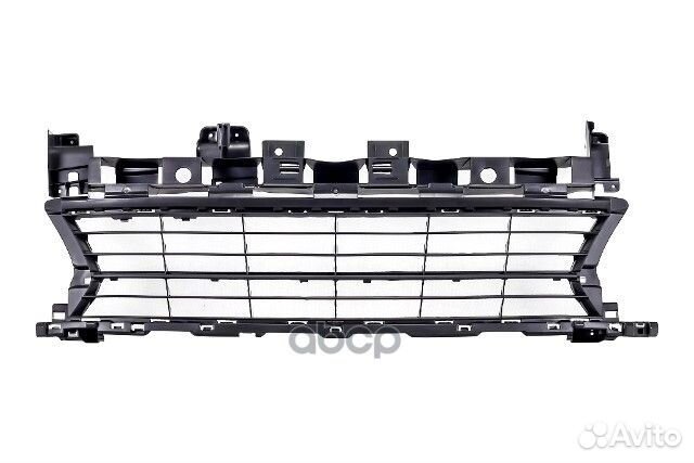 Решетка переднего бампера центральная (нижняя)