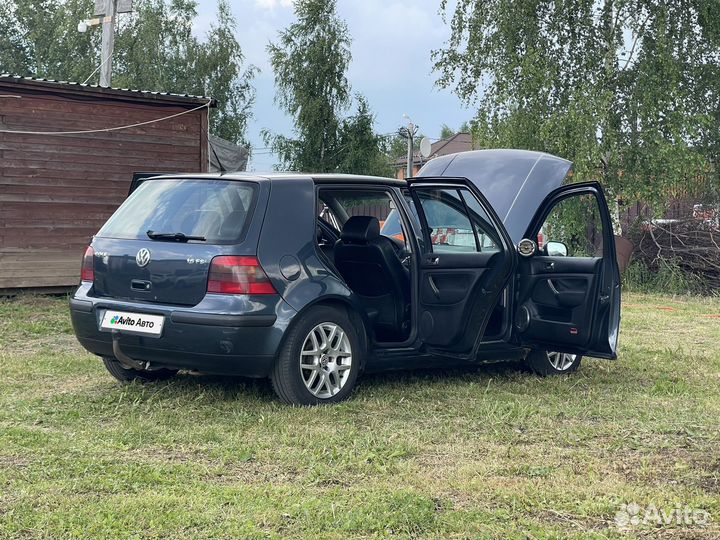 Volkswagen Golf 1.6 МТ, 2002, 352 000 км