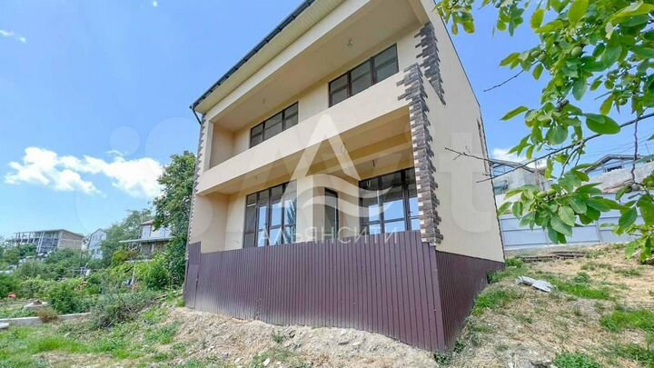 Дом 185 м² на участке 4 сот.