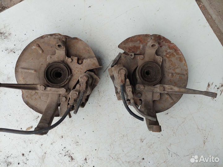 Поворотный кулак Ступица передняя на Ниву 2121