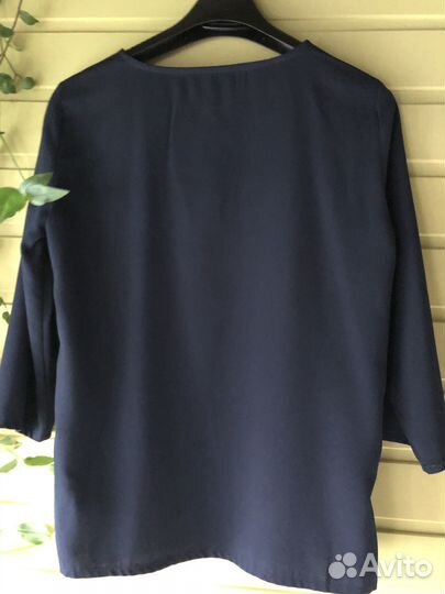 Блузка темно- синего цвета