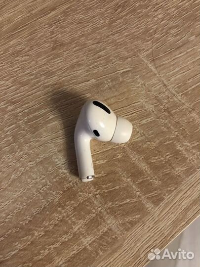 Кейс для airpods pro и левый наушник