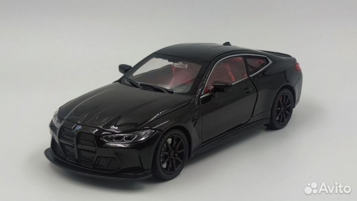 Модель автомобиля BMW M4 black