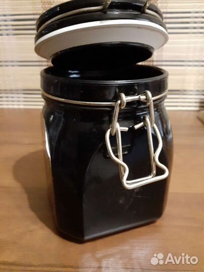 Банка с вакуумной крышкой