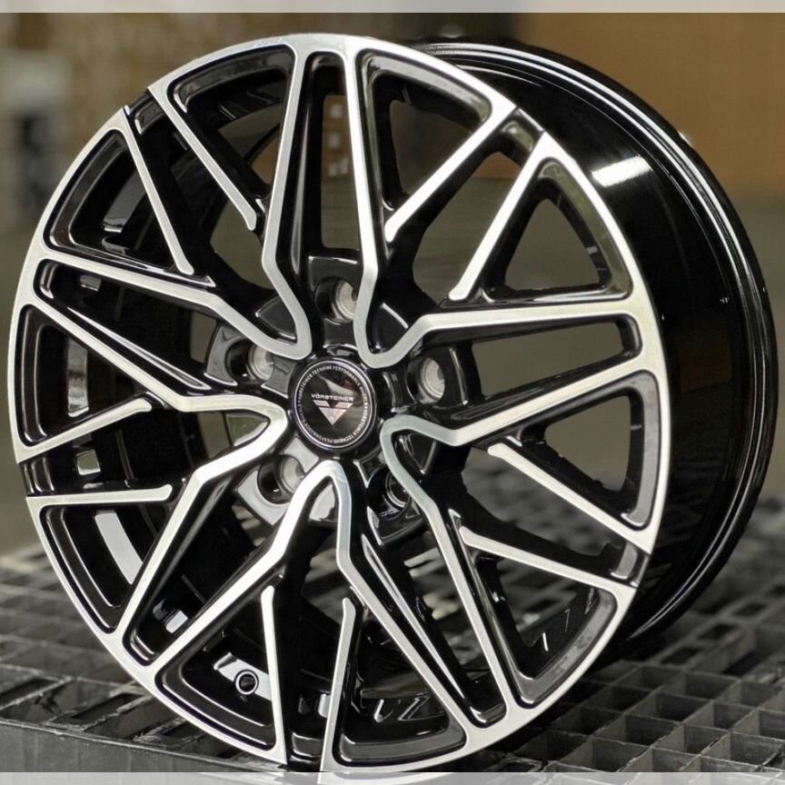 Литые диски ВАЗ (LADA) 8×R18 5×139.7