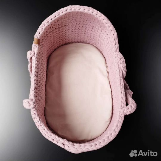 Вязаная люлька для куклы