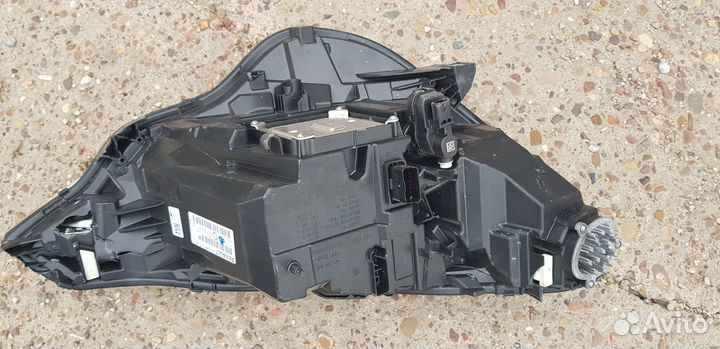 Продам фару левую переднею на рено аркану