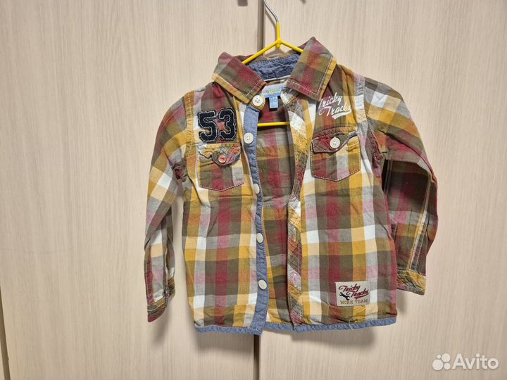 Джинсы и рубашка 86