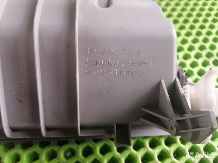 Очечник Митсубиси Оутлендер 2