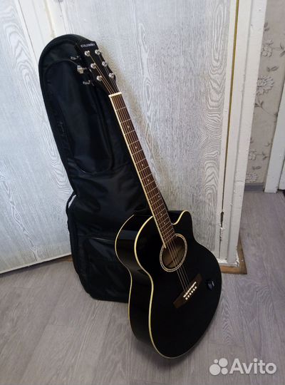 Акустическая гитара