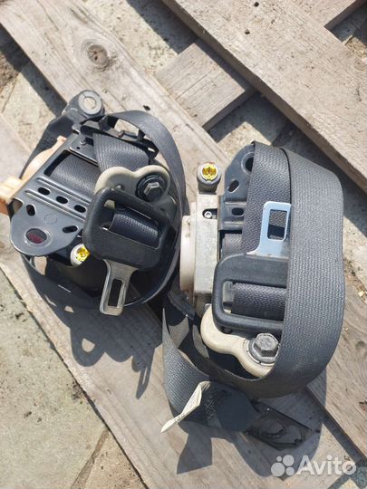 Ремень безопасности передний infiniti qx56 JA60