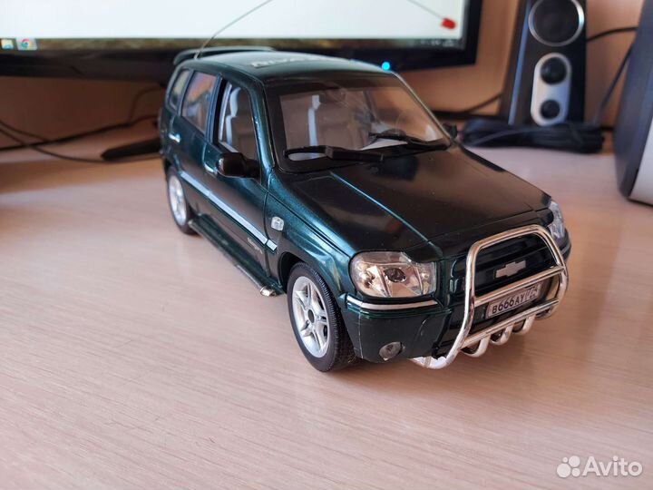 Радиоуправляемая модель JoyToy Chevrolet Niva