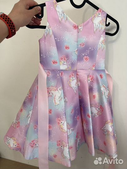 Платье нарядное для девочки 104