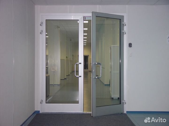 Дверь алюминиевая стеклянная