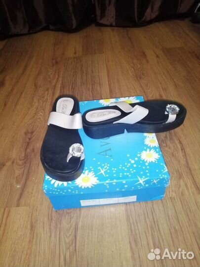 Шлепанцы женские новые 37