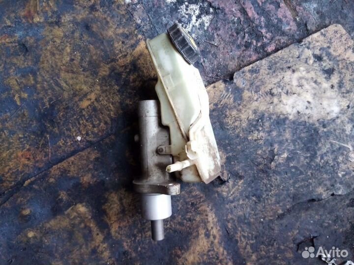 Главный тормозной цилиндр Форд Фокус 2