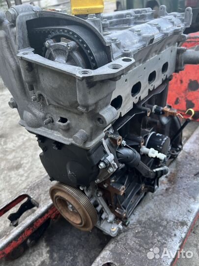 Двигатель F4PC770 1.8л Рено Лагуна 2