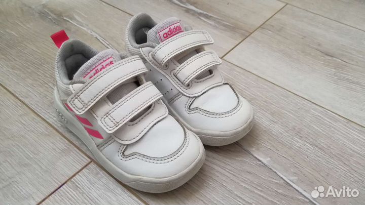 Кроссовки на девочку adidas