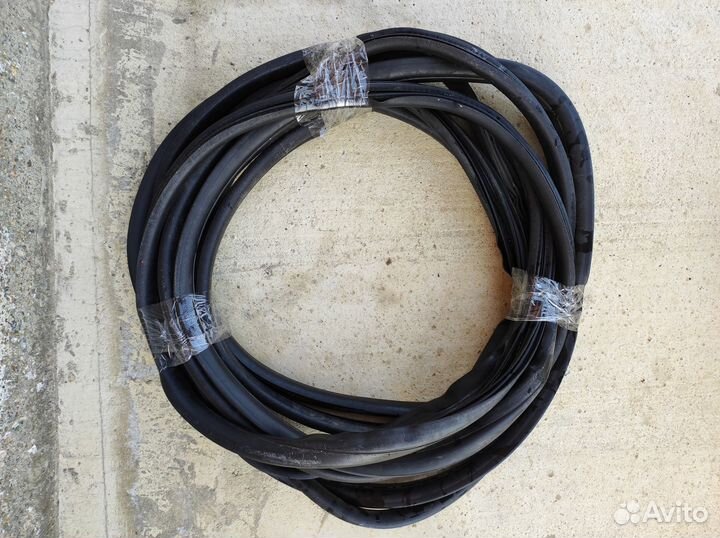 Уплотнительные резинки дверей Peugeot 207