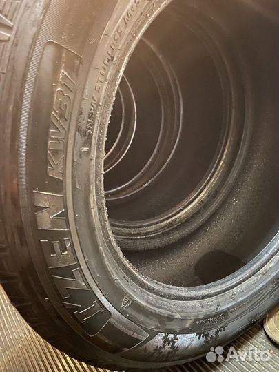 Kumho I'Zen KW31 235/55 R17 99R