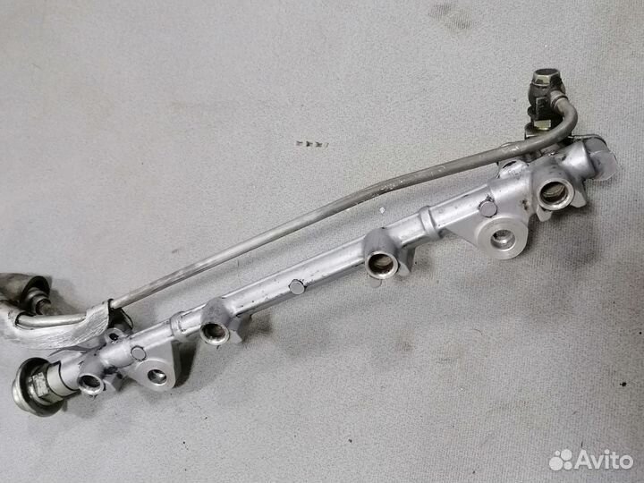 Топливная рейка без форсунок Toyota Corona ST190