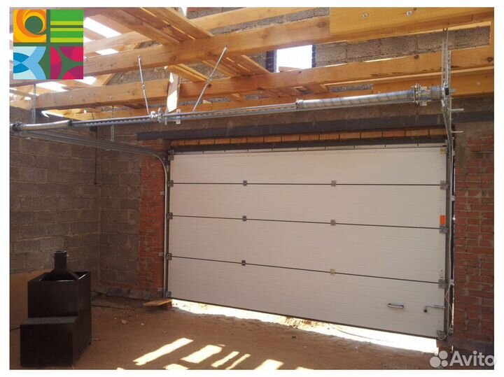 Секционные ворота для гаража alutech