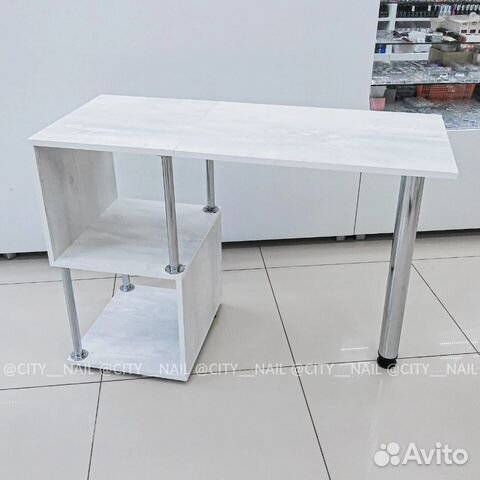 Столик для маникюра