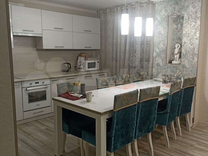 3-к. квартира, 97 м², 4/10 эт.