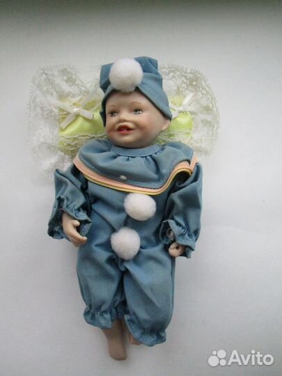 Номерная коллекционная фарфоровая кукла Англия