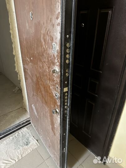 Дверь входная металлическая