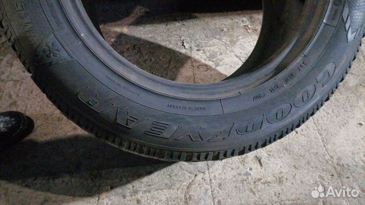 Goodyear UltraGrip 500 265/60 R18 204Q