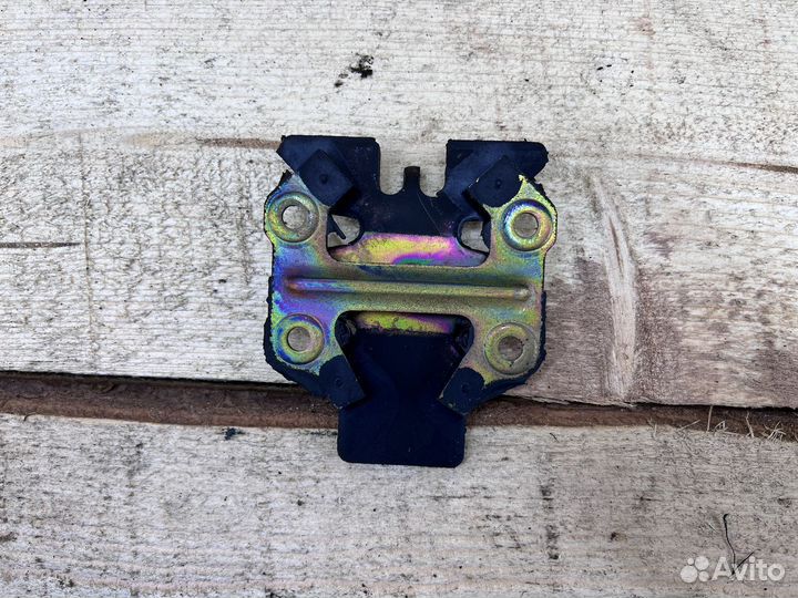 Кронштейн датчика ускорения BMW E53