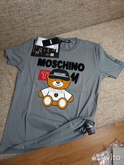 Футболка Moschino