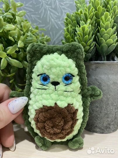 Котоавокадо вязаный кот