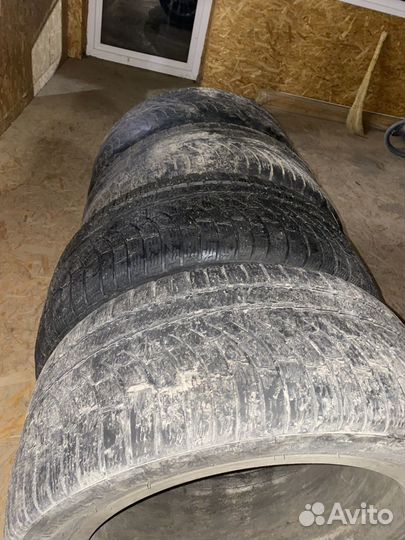 Nokian Tyres WR A4 275/40 R19