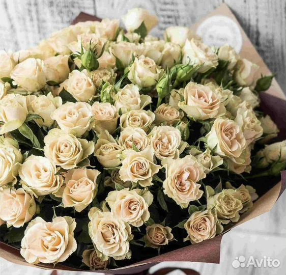 Кустовые розы пышные