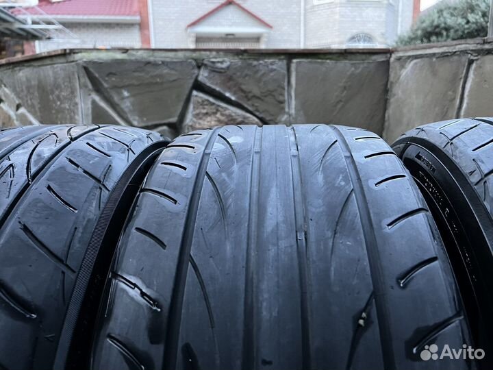 Yokohama Advan Fleva V701 245/40 R19 98W