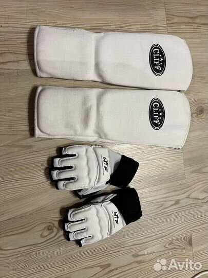 Защита голени и перчатки для карате