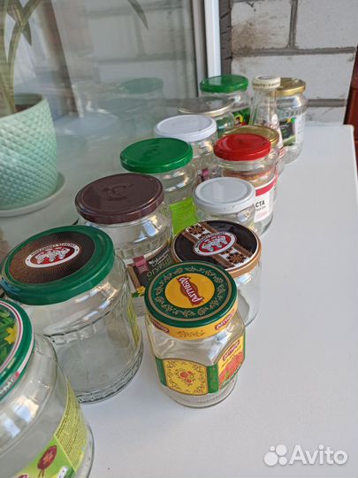 Банки стеклянные с крышками и без