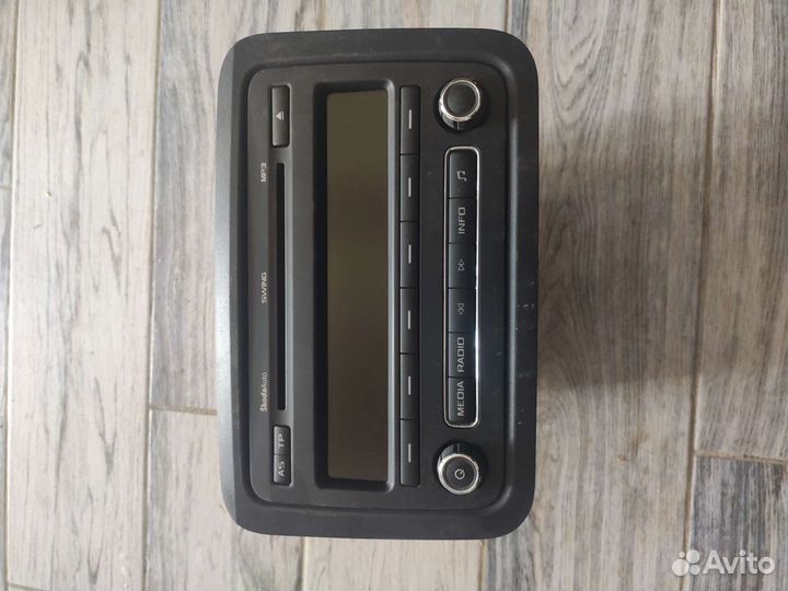 Магнитола Skoda Fabia 2012 рестайлинг 2