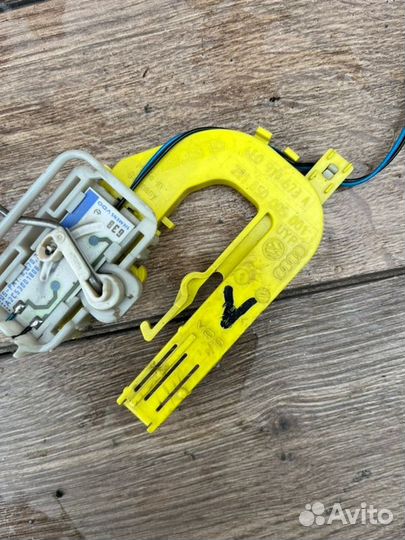 Датчик уровня топлива левый Audi A8 D3 3.2 2007