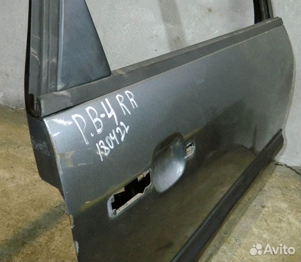 Дверь задняя правая VW Passat B4