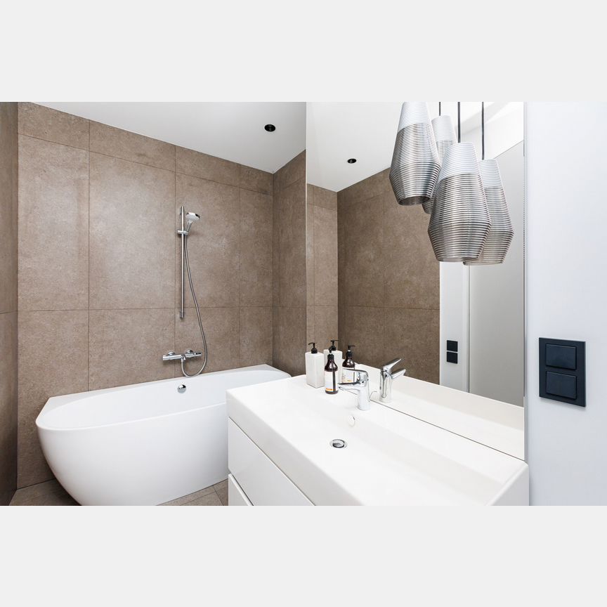 3-к. квартира, 110 м², 3/17 эт.