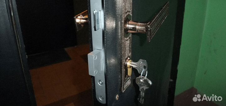 Замена замков 24/7 Вскрытие замков и Автомобилей