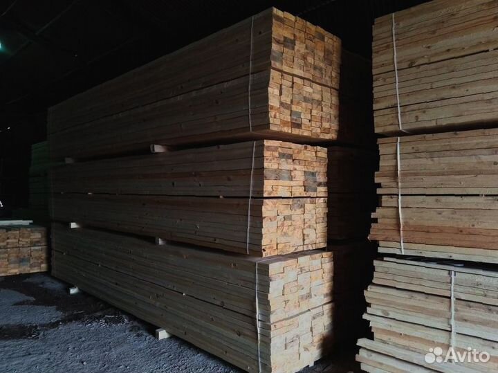 Сосновые доски, прочные и долговечные материалы для строительства