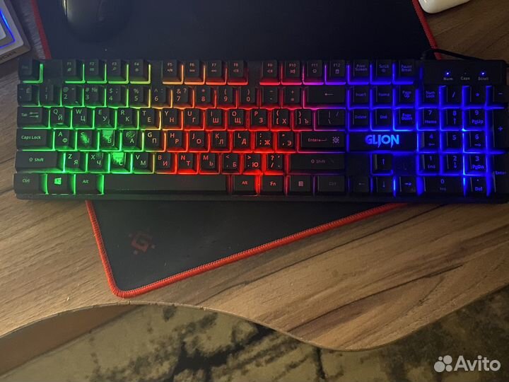 Игровое комбо в виде клавиатуры и мыши