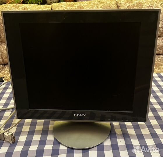 Монитор Sony SDM-HS73