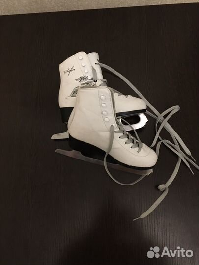 Коньки фигурные детские 36 размер