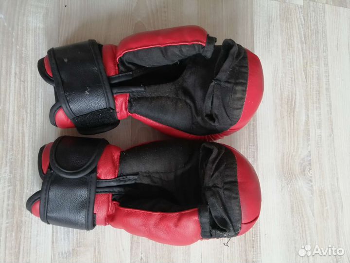 Боксерские перчатки