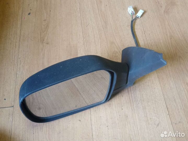 Зеркало правое на Ниву Шевроле